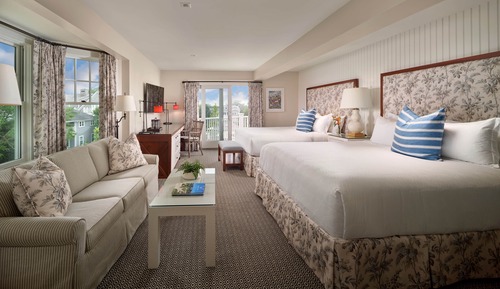 Historic Building 2 King Beds with Balcony