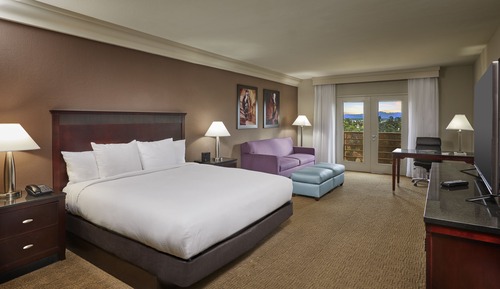 Zimmer, 1 King-Bett und Schlafsofa