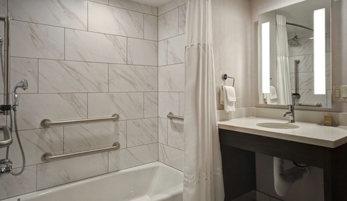 Zimmer, 1 King-Bett, barrierefrei, Badewanne