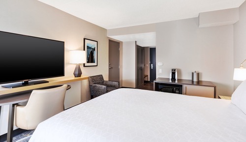 Standardzimmer, 1 Queen-Bett, barrierearme Badewanne (Communications)