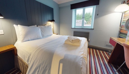 Club-Zimmer (FREE Gym & Pool Access)