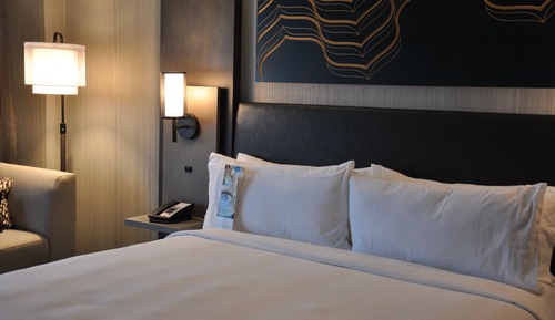 Club-Zimmer, 1 King-Bett (Mobility/Hearing Accessible, Tub)