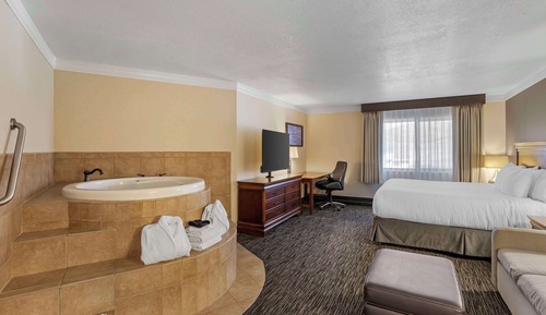 Standardzimmer, 1 King-Bett, Whirlpool (with Sofabed)