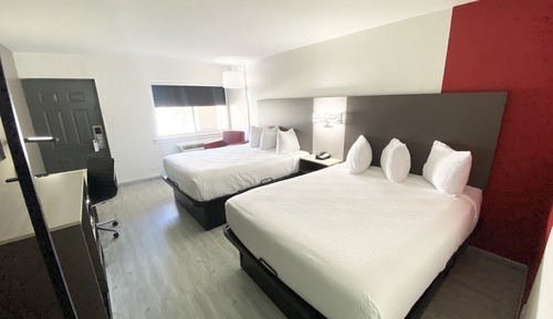 Zimmer, 2 Queen-Betten, Nichtraucher (Exterior Entrance)