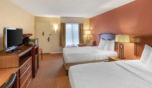 Standardzimmer, 2 Doppelbetten, Raucher, Kühlschrank und Mikrowelle