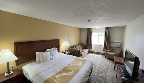 1 King Bed, Suite, Nonsmoking, Upgrade