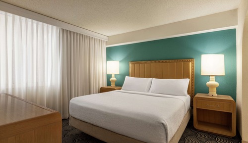 Suite, 1 King Bed, Sunset View, Accessible Bathtub