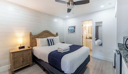 Siesta Bar Side Sleeps 2