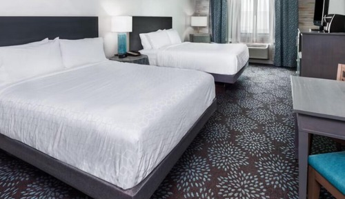 Standardzimmer, 2 Queen-Betten, Poolblick