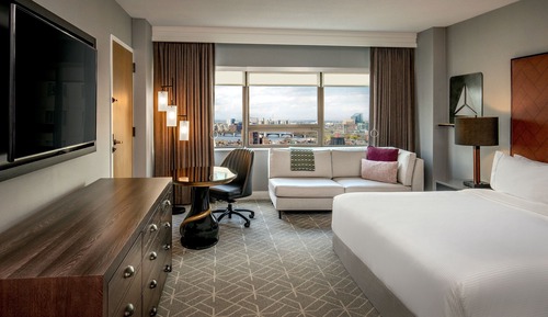 Zimmer, 1 King-Bett, Flussblick