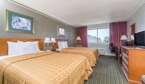 Zimmer, 2 Doppelbetten