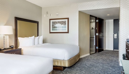 Zimmer, 2 Doppelbetten, barrierefrei (Mobility & Hearing, Roll-In Shower)