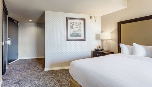 Zimmer, 1 King-Bett, barrierefrei (Mobility & Hearing, Roll-In Shower)