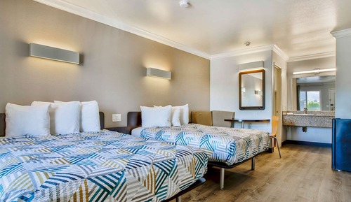 Standardzimmer, 2 Queen-Betten, Raucher, Kühlschrank und Mikrowelle