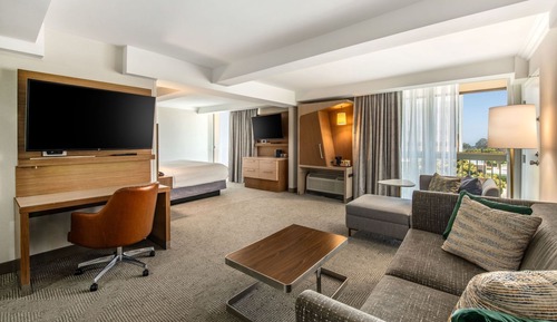 Premium-Zimmer, 1 King-Bett und Schlafsofa, Blick auf den Innenhof