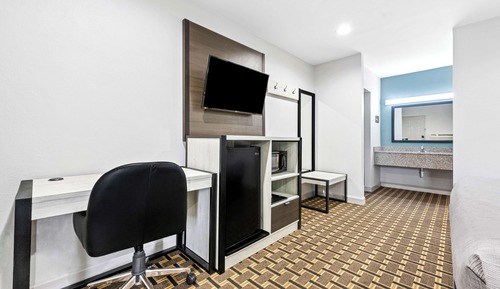 Standardzimmer, 1 King-Bett, Nichtraucher, Kühlschrank und Mikrowelle