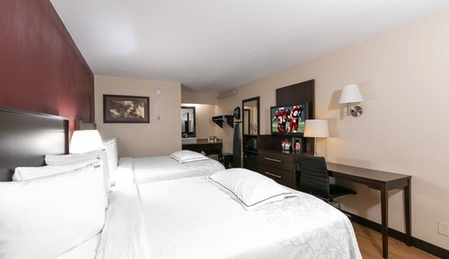 Premium-Zimmer, 2 Doppelbetten (Upgraded Bedding & Snack, Smoke Free)