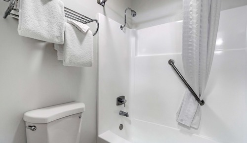 Standardzimmer, 1 King-Bett, Nichtraucher, Kühlschrank und Mikrowelle