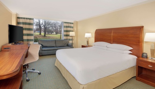 Zimmer, 1 King-Bett und Schlafsofa (High Floor)