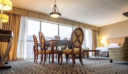 Suite, 1 King-Bett (Congressional)