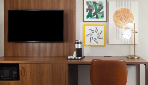 Standardzimmer, 1 King-Bett, barrierearme Badewanne (Communications)