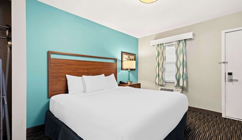 Standardzimmer, 1 King-Bett, Nichtraucher, Kühlschrank und Mikrowelle