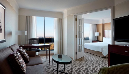 Suite, 1 Schlafzimmer (Mobility/Hearing Access, Roll-In Shwr)