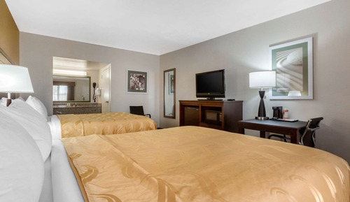   2 Queen Beds, Nonsmoking