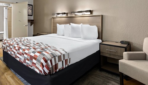 Deluxe-Zimmer, 1 King-Bett, barrierefrei (Roll-In Shower, Smoke Free)