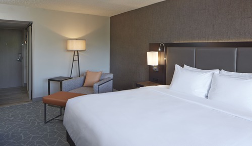 Zimmer, 1 King-Bett, barrierefrei (Mobility & Hearing, Transfer Shower)