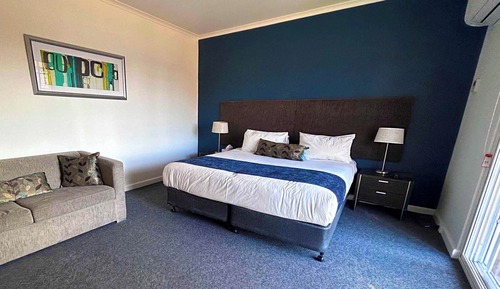 Zimmer, 1 Queen-Bett und Schlafsofa (No Pets)