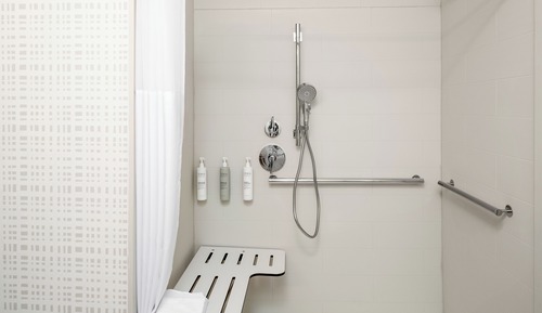 Zimmer, 1 King-Bett, barrierefrei (Mobility & Hearing, Roll-in Shower)