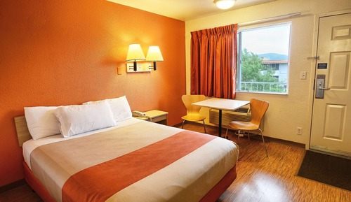 Premium-Zimmer, 1 Queen-Bett, Nichtraucher, Kühlschrank und Mikrowelle