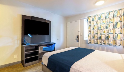 Deluxe-Zimmer, 1 Queen-Bett, Nichtraucher, Kühlschrank und Mikrowelle