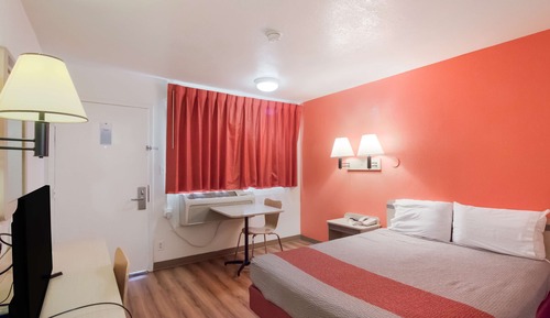 Standardzimmer, 1 Queen-Bett, Nichtraucher, Kühlschrank und Mikrowelle