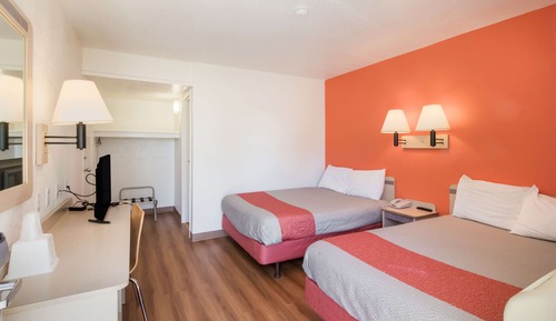 Standardzimmer, 2 Doppelbetten, Nichtraucher, Kühlschrank und Mikrowelle