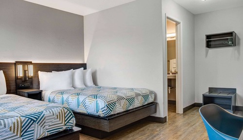 Deluxe-Zimmer, 2 Doppelbetten, Nichtraucher, Kühlschrank und Mikrowelle