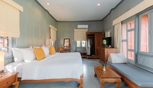 Poolside Thai Villa Twin bed