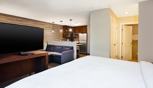 Studio (Mobility/Hearing Accessible, Tub)