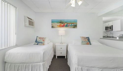 Familien-Studiosuite, Mehrere Betten, Terrasse, eingeschränkter Meerblick