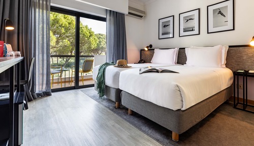 Standard-Doppel- oder -Zweibettzimmer
