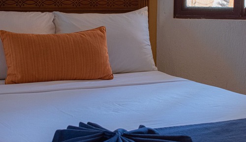 Standard-Doppelzimmer, Kühlschrank und Mikrowelle