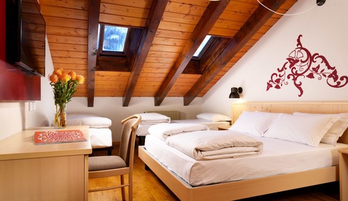 Vierbettzimmer (2 Adulti + 2 Bambini)