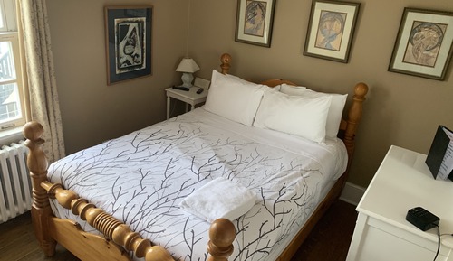 Gemeinsamer Standard-Schlafsaal, 1 Queen-Bett