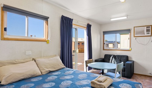 Economy-Studio (Cabin)