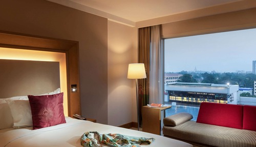 Deluxe Room with Large Twin Beds & Sofa