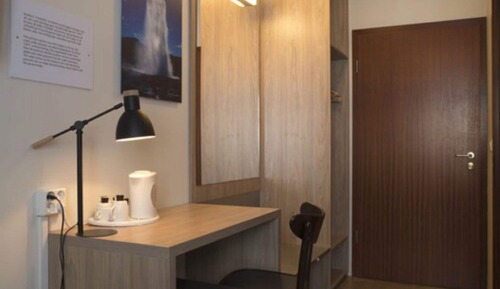 Doppel- oder Zweibettzimmer