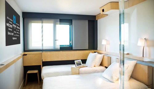 Familienzimmer, Verbindungszimmer