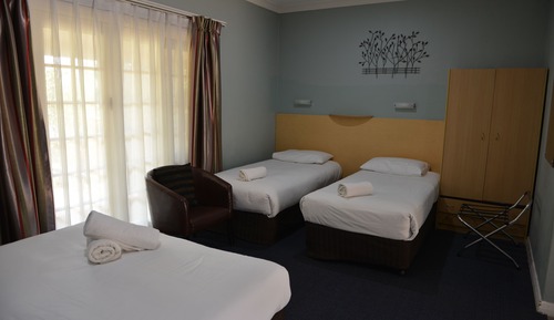 Familienzimmer, Nichtraucher, Kochnische (Family room1queen+2single)