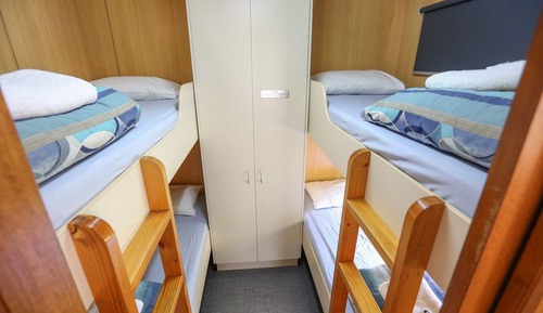 Familienzimmer, 2 Schlafzimmer (Family Unit 6 berth)